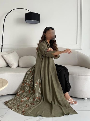 كريب تطريز بالخلف