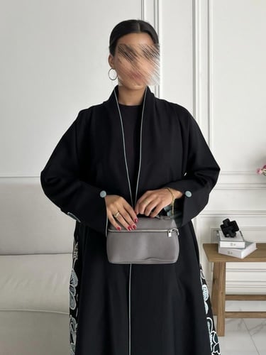 كريب تطريز بالخلف