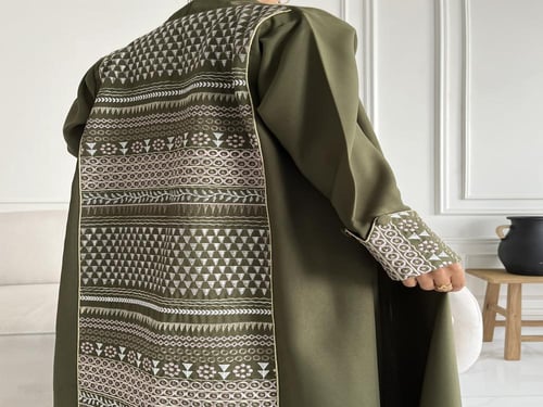 كريب تطريز بالخلف