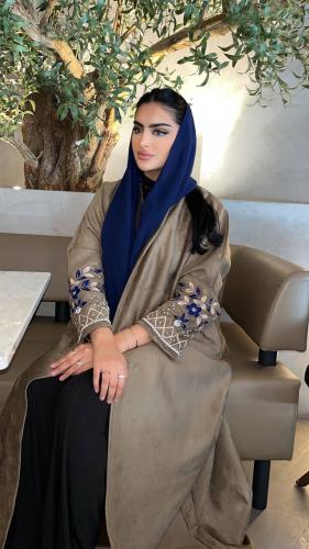 كريب تطريز بالخلف