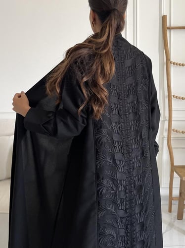 كريب تطريز بالخلف