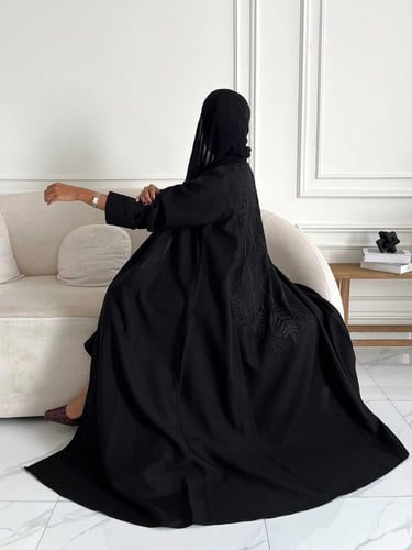 كريب اسود تطريز