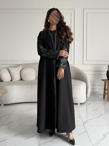 رسم يدوي بالخلف