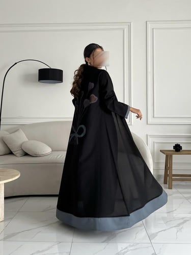 رسم يدوي بالخلف