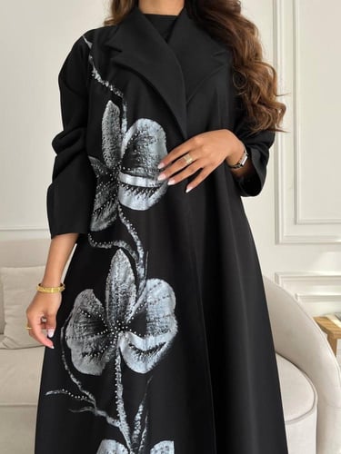 رسم يدوي من الامام