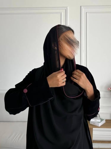 مخمل تطريز بالخلف