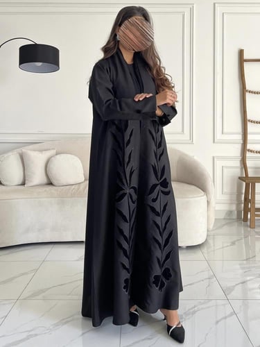 كريب مع تطريز مخمل