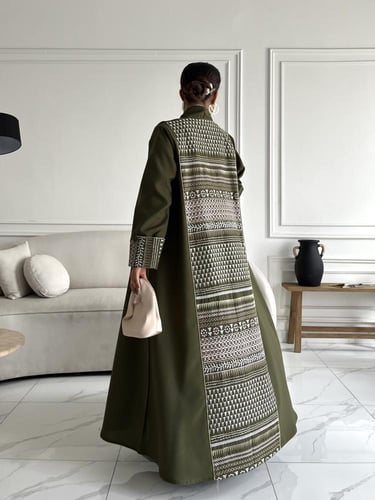 كريب تطريز بالخلف