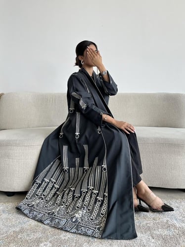 كريب تطريز بالجوانب