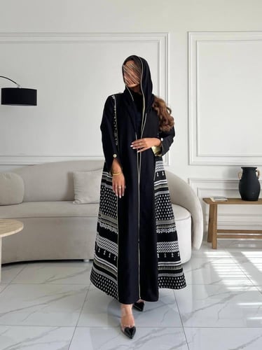 كريب تطريز بالجوانب