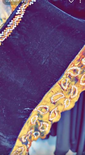 Velvet shawl