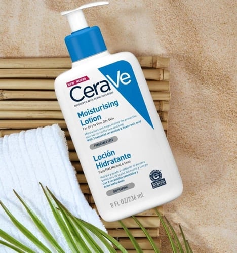 لوشن مرطب للبشرة الجافة جدًا من سيرافي 236 مل