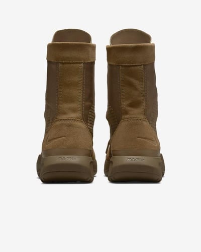 بسطار نايك الجيل الجديد بني