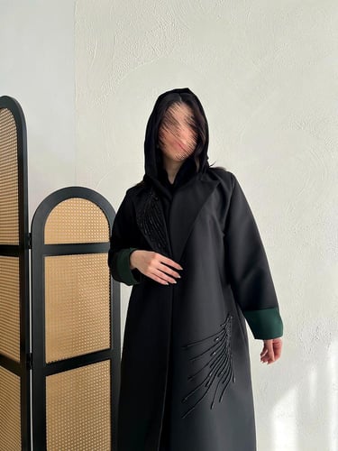 عباية بليزر بقماش تفتة كوبرا شك مميز