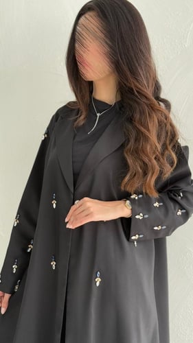 عباية بليزر قماش كوبرا واقف خرز كريستالي فاخر