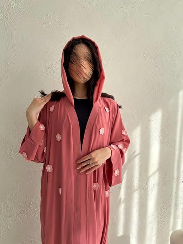 عباية نسائية تدخيلات الورد الخاصة