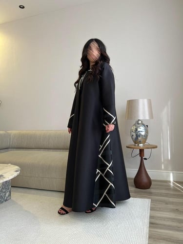 عباية تفتة ( كوبرا ) مع جكار ملكي هندسي