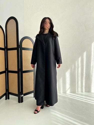 عباية لون أسود قصة ستريت قماش كوبرا