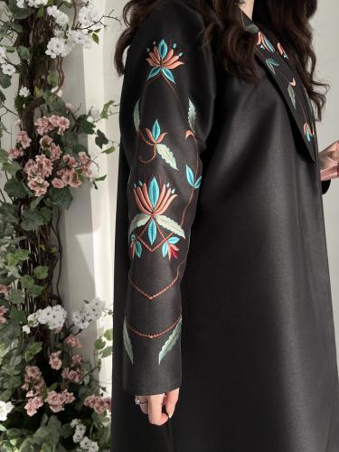 بليزر بقماش تفتة كوبرا تطريز أزهار