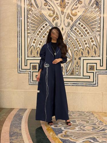 عباية بليزر قماش كوبرا واقف تطريز وردة طولبة