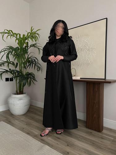 عباية مناسبات فخمة مزينة بالشك