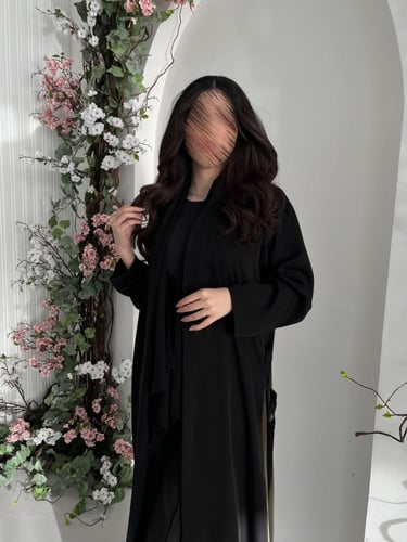 عباية كريب ملكي بكسرة جانبية وربطة