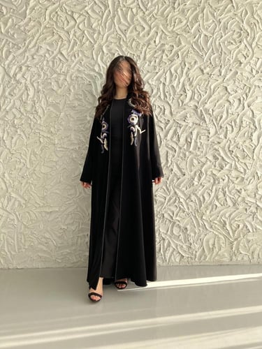 عباية بكريب ملكي شك يدوي ورود فنية