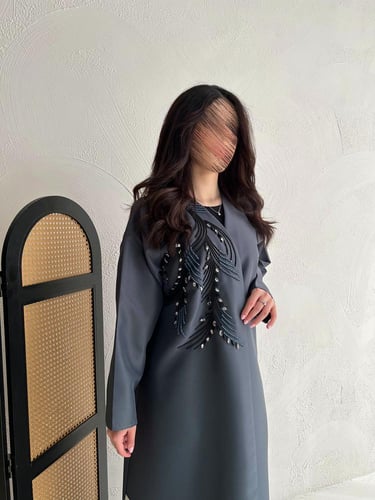 عباية قماش كوبرا واقف شك جديلة خرز فاخر