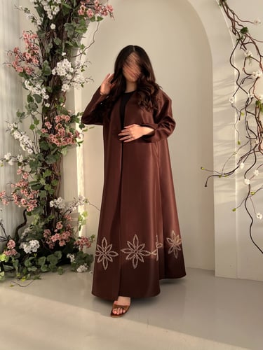 عباية نجمة اللؤلؤ بقماش تفتة كوبرا
