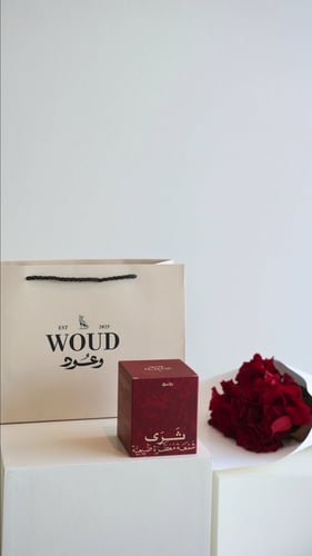 شمعة طبيعية معطرة مع بوكيه روز