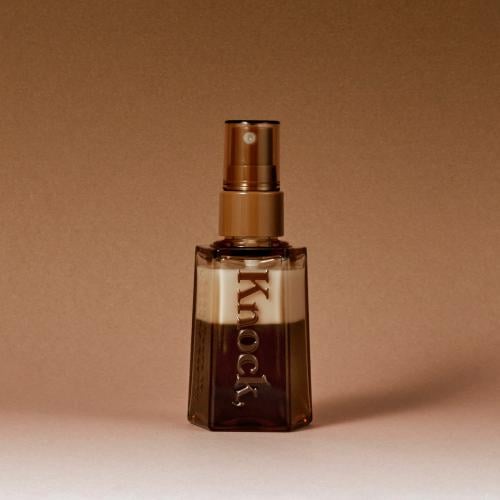 رذاذ سيروم الوجه للترطيب العميق بالسيراميد والكافيين من نوك (Knock Deep Cream Face Serum Mist) - 50 مل