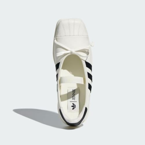 حذاء أديداس باليه سوبرستار جيني إس كيو (Adidas x Jennie Superstar Ballet)