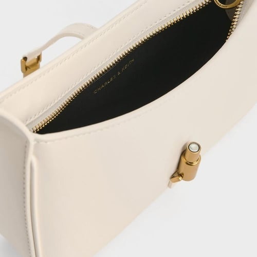 حقيبة كتف سيسيا بلمسة معدنية - تشارلز اند كيث