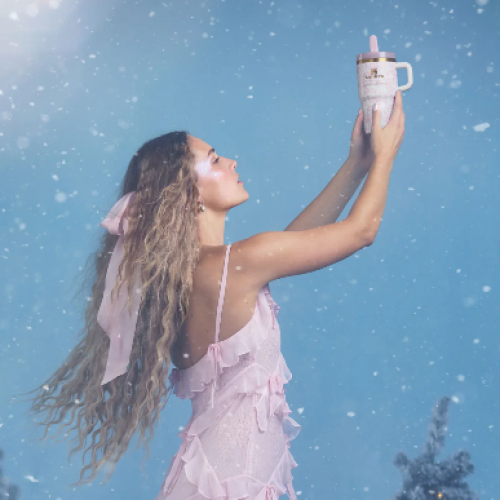 Stanley 1913 x LoveShackFancy Holiday Quencher® Pr...