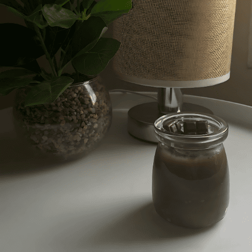 شمعة عطرية على شكل شوكولاتة