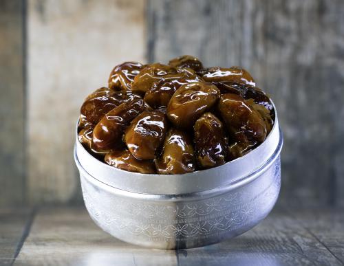 Dates stuffed with almonds - 750 g metal box