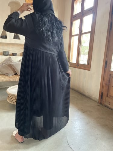 عباية جاكيت بقماش سوبر كريب بحريني