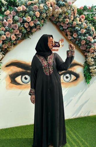 عباية حرير ياباني مع تطريز مميز