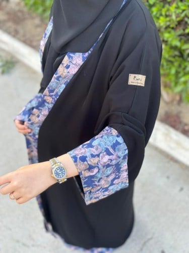 عباية سوداء باكمام مميزه