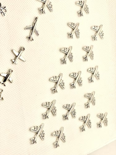 تعليقة طائرة ️ للإضافات