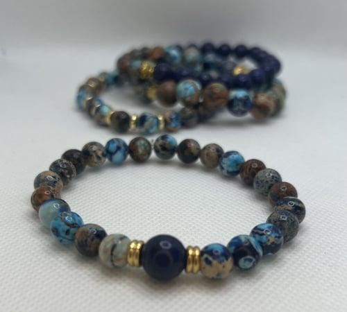 أساور متنوعه الحجم