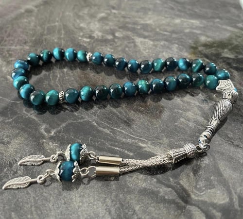 مسبحة عين النمر الزرقاء