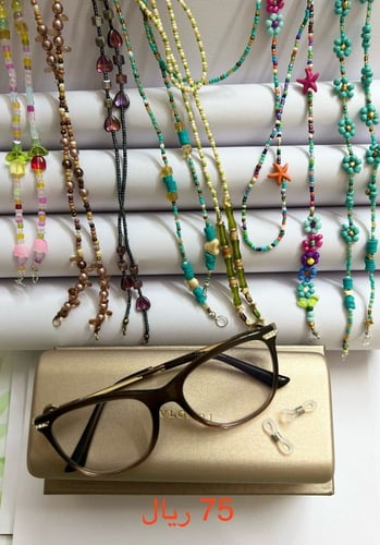 سلسة نظارة قد يختلف لون