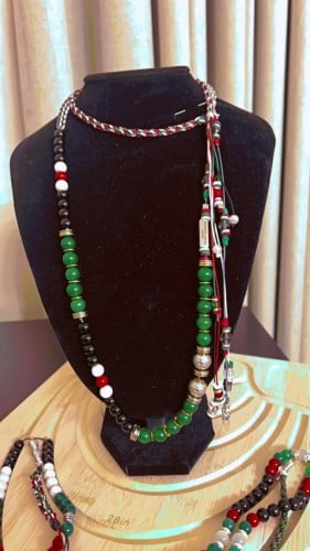 سلسال بألوان العلم الفلسطيني من الخرز مقاسات مختلف...