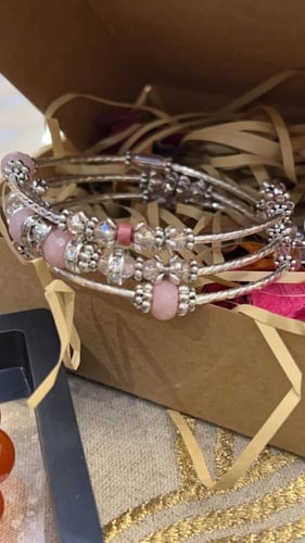 أسورة احجار كريمة و فضيات