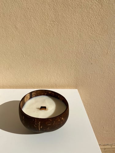 شمعة بقشر جوز الهند