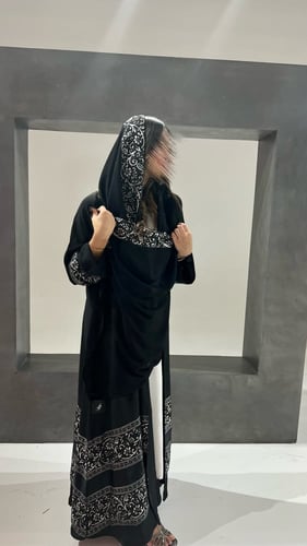 A2 عباية سودا كلوش