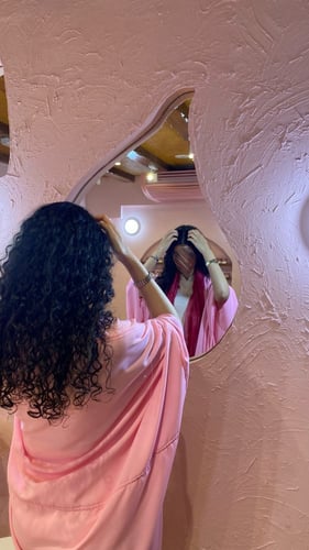 العباية الوردية بشت قطرية