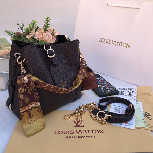 شنط LV