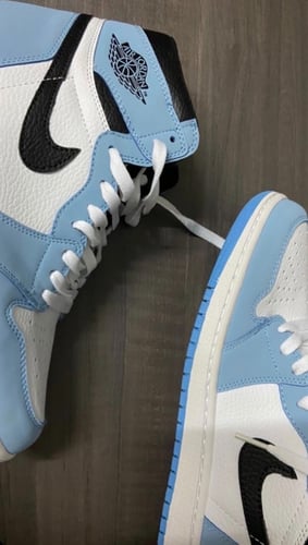 Air Jordan 1 High Retro University Blue
